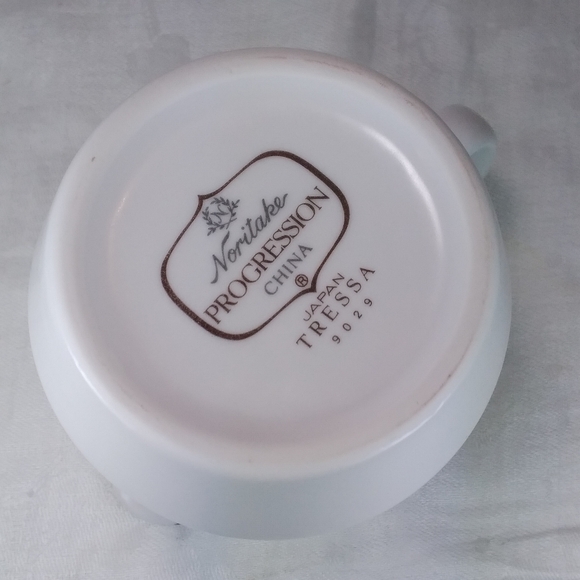Noritake Progression TRESSA Creamer White Yellow Black Flowers 9029 - Picture 7 of 11